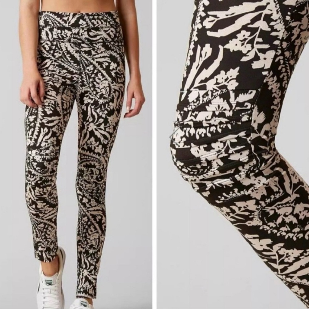 Free People Movment Stylish Black and Cream Patterned Women's Motto Leggings.